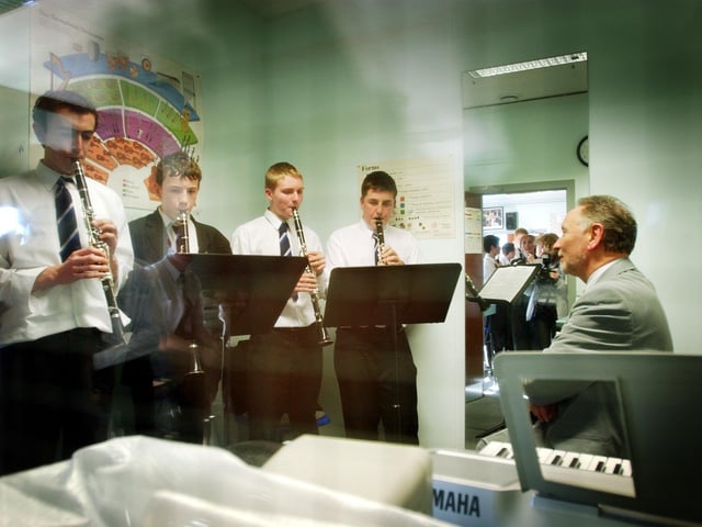 Derry and Donegal secondary school pupils in October 2003