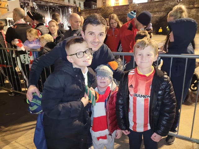 Derry City players' huge welcome home to the Guildhall Square after their FAI Cup Final win.