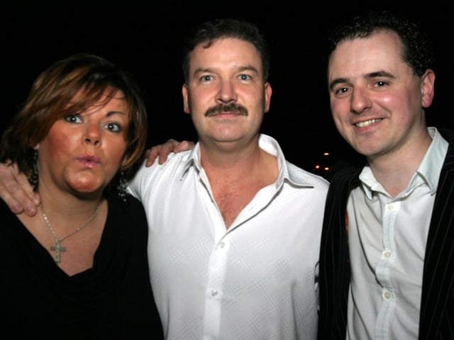 Christine, Frankie and Brian enjoy the birthday celebrations at Marthas Vineyard 0045/JML : Parties and celebrations January 2006: Brian Beattie.