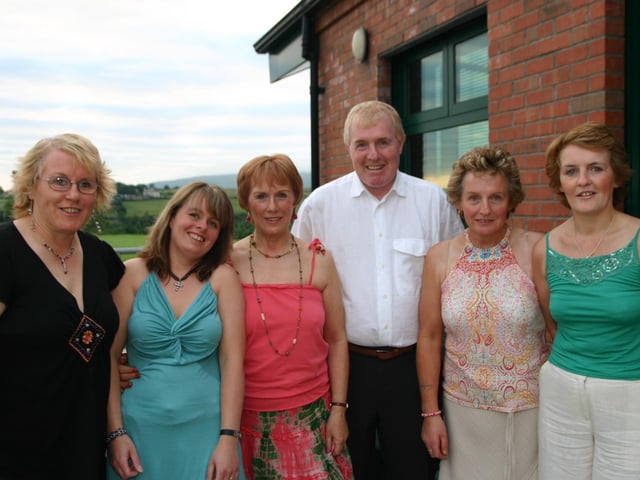 The O Kane's left to right Jean Sharon Philomena Denis Rosemary Gearldine 7164dd : Parties and celebrations in Derry back in July 2005: Debbie Kelly.