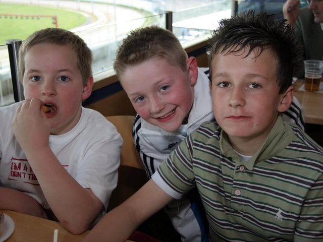 Eamonn McKinney, Daniel Hasmilton, Conor Murray 0522JML : Parties and celebrations across Derry in May 2006.