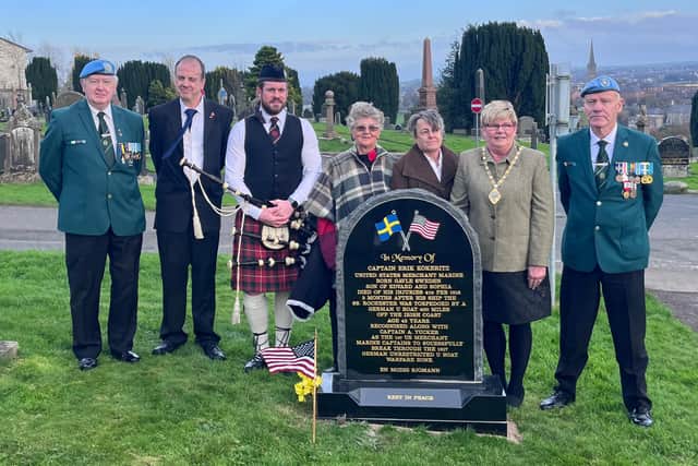 Deputy Mayor Angela Dobbins, piper Mark Doherty and local historian David Jenkins, with Marlene Donnell from Virginia whose husband's uncle, US Navy Gunner, Warren B. Thompson, was onboard the Rochester, Amy Hardy, from Texas, great-grandfather was Captain Allen Tucker of the SS Orleans, who sailed with Captain Erik Kökeritz, and Sean Wade and James McEvoy of the Irish UN Veterans’ Association.