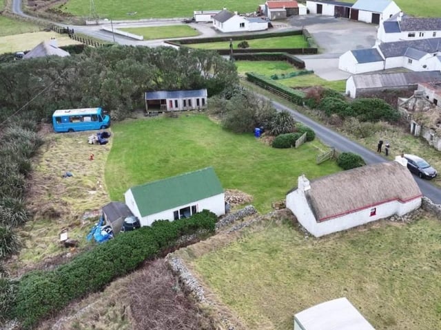 A stunning traditional thatched Cottage, originally built around 300 years ago, located by the sea at Culoort, Malin Head, Donegal, Ireland's most northerly point has come on the market for €195,000.
