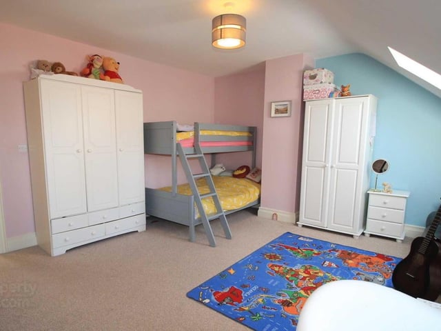 15 Greenhaw Manor