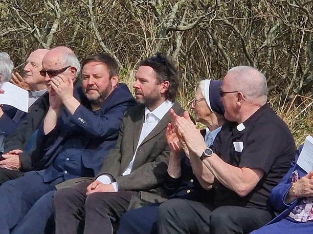Applause for artist Rory Harron.