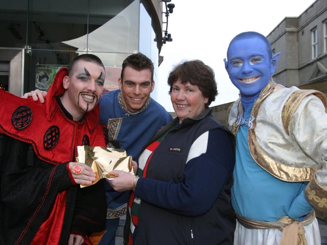 Derry nativities and Christmas shows from December 2003