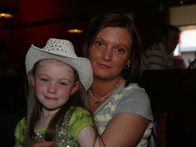 Annmarie pictured with her daughter at Flamin Jacks. 2918/dd : Parties and celebrations across Derry in May 2006.