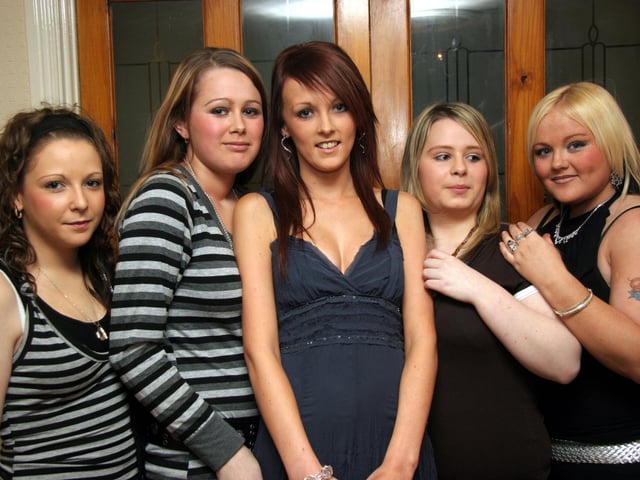 All girls together Dannelle, Carrielee, Cealach, Stephaine, and Eliane, 0011JML : Parties and nights out in Derry and Donegal in February 2006.