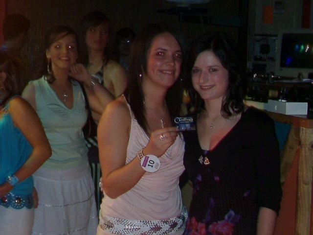 Exif-JPEG-422 : Out Last Night pictures in Derry bars in May 2005.