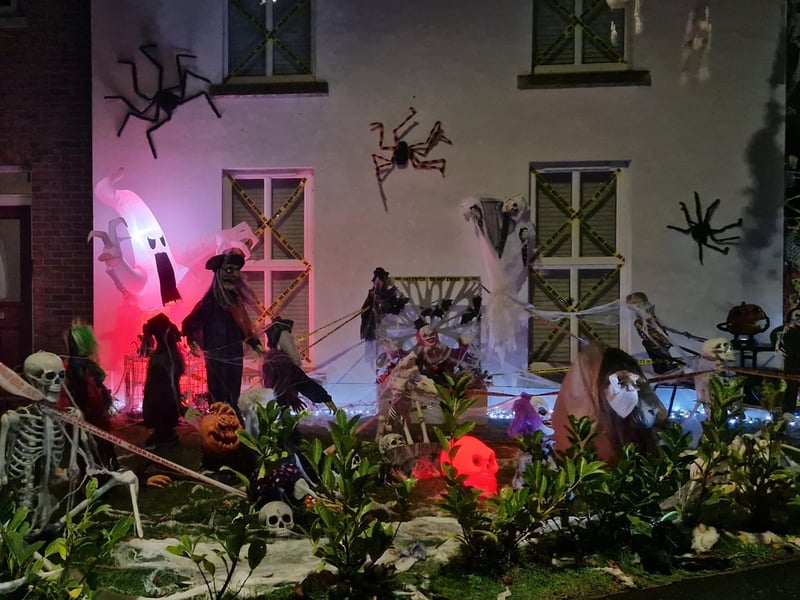 The brilliant Halloween decorations at Ivy Mead Hillocks are drawing crowds and encouraging donations to support the Northlands Addiction Centre.