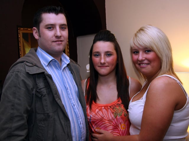 Catherine pictured with her sister Marissa and brother Darren 0040JML : Parties and nights out in March 2006