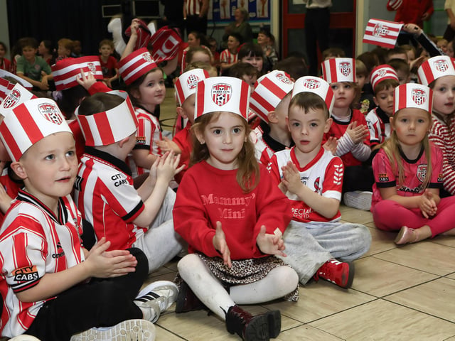 Derry City  player Christy Grogan and senior coach Niall McGinn visiting St. Anne’s PS in the run up to their FAI Cup final against Waterford. (Photo - Tom Heaney, nwpresspics)