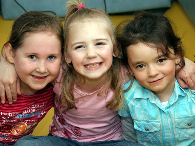 Amy, birthday girl Tara, and Rachel having fun at the birthday party.0031JML : Parties and celebrations April 2006: Tara Dawick.