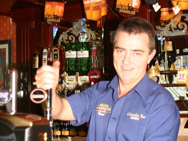 Clarendon Bar back in 2004.