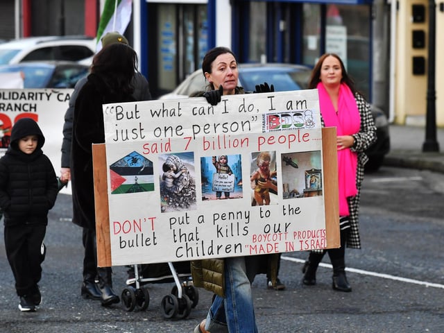 Supporte at the pro-Palestinian solidarity rally held in Derry on Saturday afternoon. Photo: George Sweeney