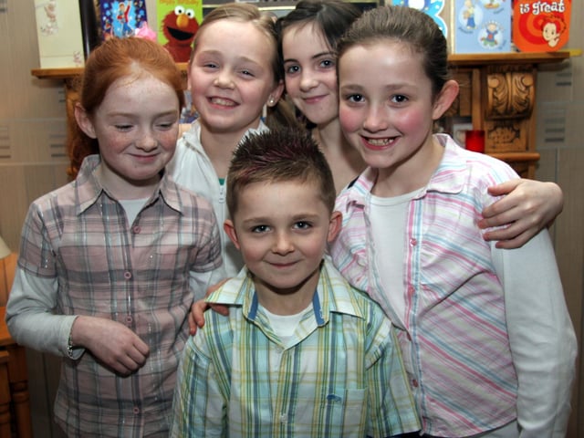 Caolile, Caoimhe, shannon and Molly smile for the camera with birthday boy Sean 0014JML : Parties and nights out in March 2006