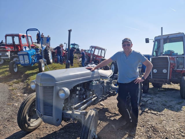Shades on for the big drive ahead in sunny Malin Head.