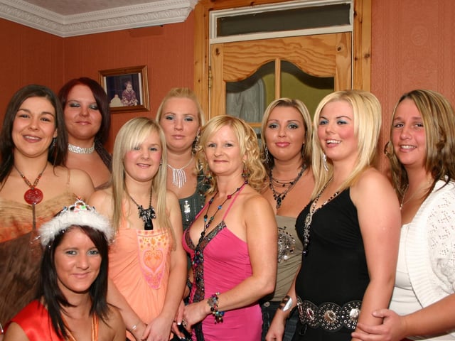Danielle with a group of friends at her 18th Birthday Party 8043dd : Derry Parties & Celebrations August 2005: Ball.