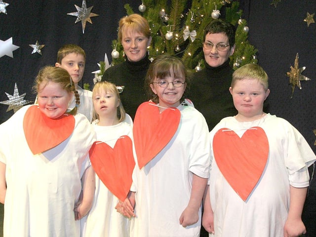 Derry nativities and Christmas shows from December 2003