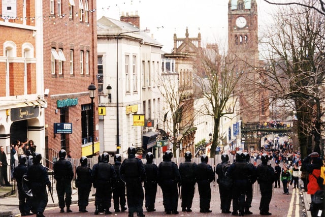 Riot in Shipquay Street, Derry. (Hugh Gallagher)