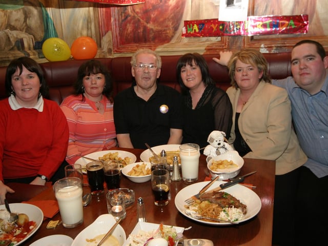 Wendy Henry, Patricia Allardyce, Mickey Henry, Linda Canning, Jacqueline Shiels, Stephen Henry 0008/JML