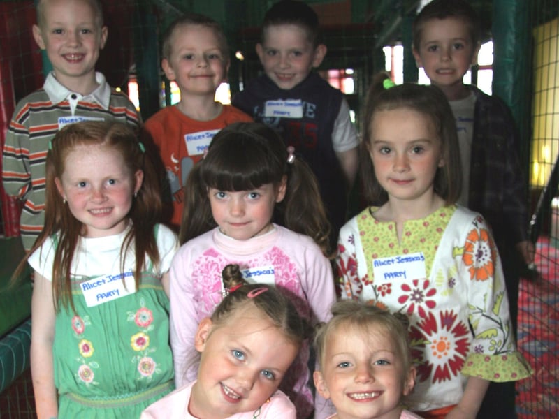 Jessic and Alice pictured with their party guests at Bananas as they celebrate their 6th birthday 0276JML : .