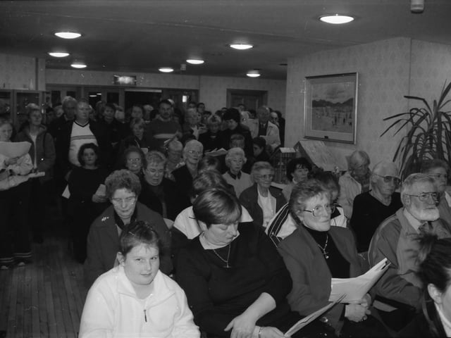 Guests gathered at the Foyle Hospice to remember loved ones at Christmas in 2000.