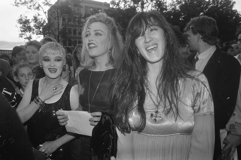 Bronagh Gallagher with Angeline Ball and Maria Doyle Kennedy, following their roles in The Commitments. (Part of the Independent Newspapers Ireland/NLI Collection). (Photo by Independent News and Media/Getty Images)