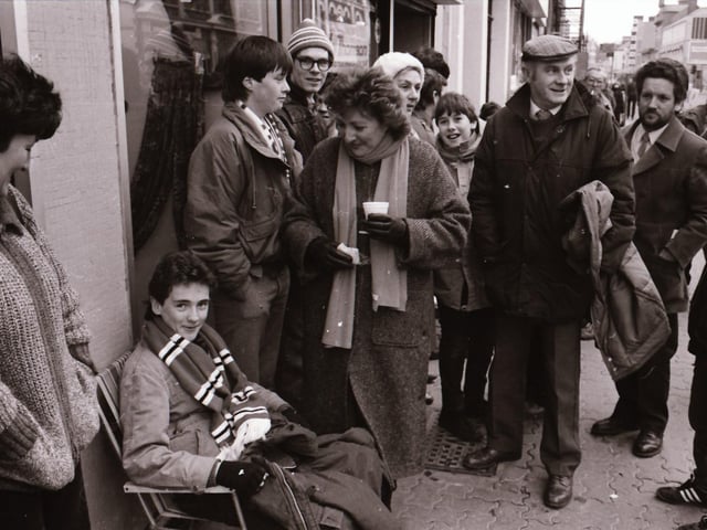 Queues for Derry City v Harps tickets.