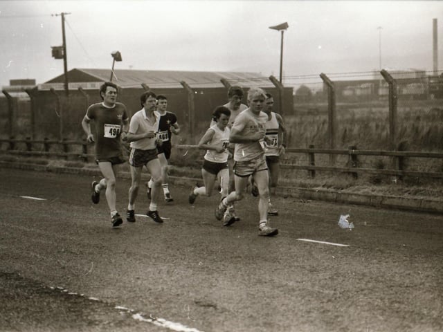 Runners at the Waterside Half Marathon in 1985.