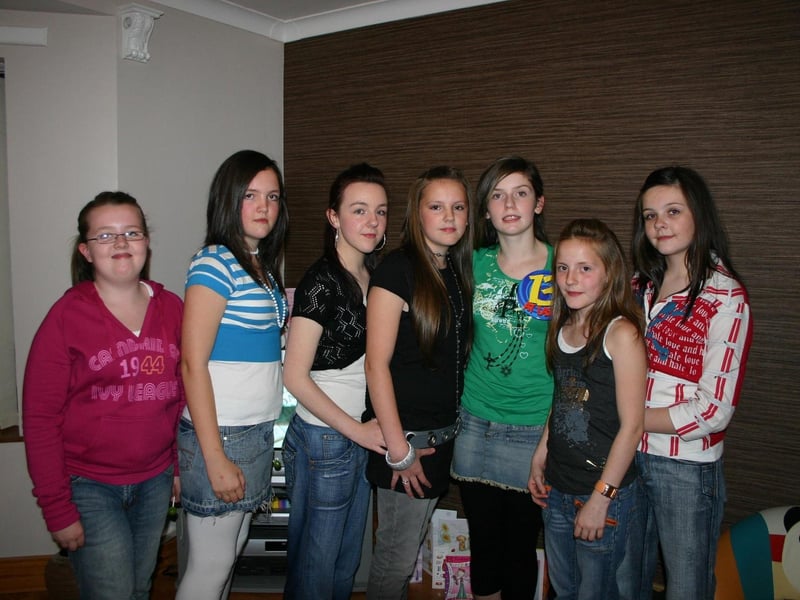 Birthday Girl Stephaine pictured with her cousins Charlene, Emma, Catronia, Melisa, Haley and Lauren. 8404/dd : .