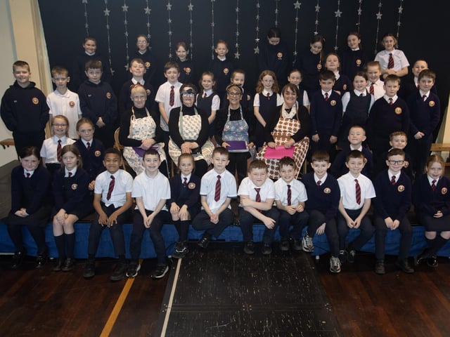 Sinead Devine, DEEDS and Older Adult Co-Ordinator, OLT pictured with her crew and children from Holy Child PS who took part in a Q&A on Wednesday last at the Creggan school. The event was part of the Feile Derry's Equinox Festival.