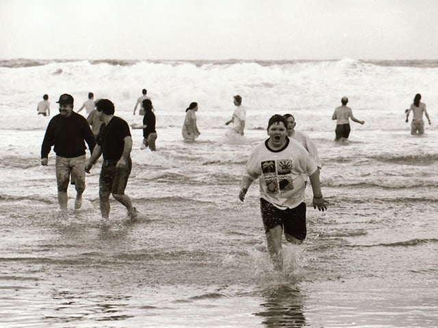 The 1995 New Year's Day Swim at Culdaff.