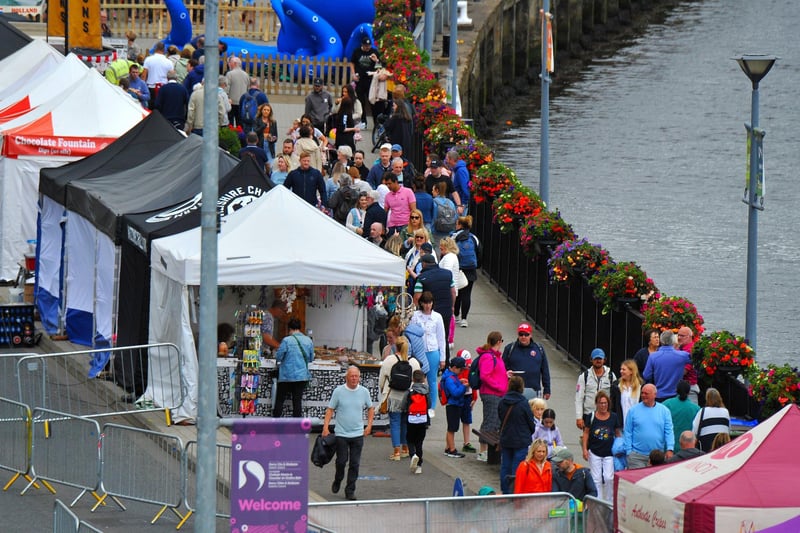 People at the Foyle Maritime Festival. Photo: George Sweeney. DER2229GS – 002