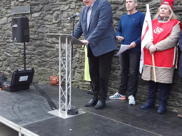Mark Langhammer, Regional Secretary of the NEU.