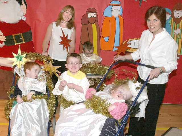 Derry nativities and Christmas shows from December 2003