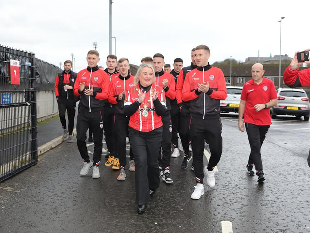 The Mayor sees off the Derry City FC players as they depart for Dublin for the FAI Cup final. (Photo - Tom Heaney, nwpresspics)