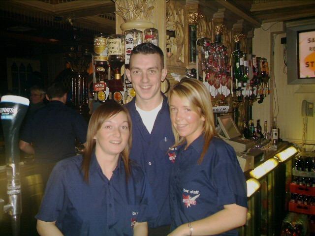 A night out in Derry bars in October 2005