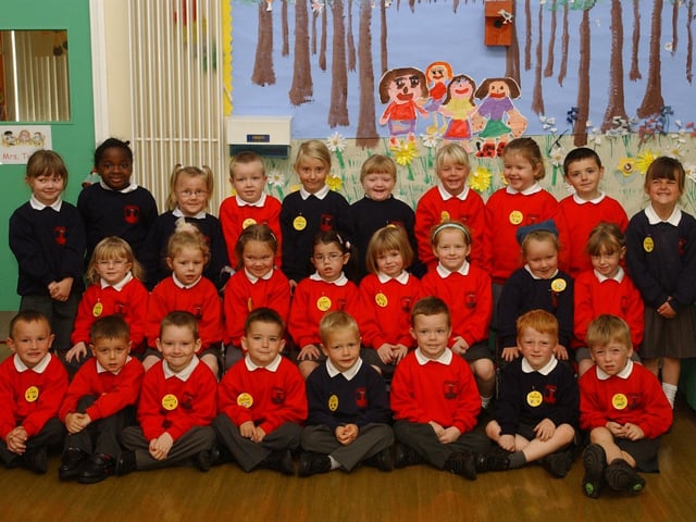 Primary 1 pupils from Lisnagelvin Primary School. (1909PG03):20 years on: Young people across Derry and Donegal starting school in September 2003
