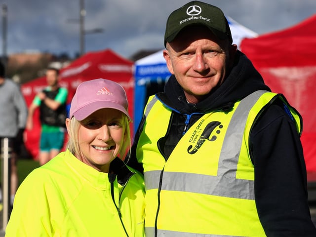 Runners taking part in the Bentley Group Walled City 10 Mile race, Ebrington Square.  (Photo - Tom Heaney, nwpresspics)