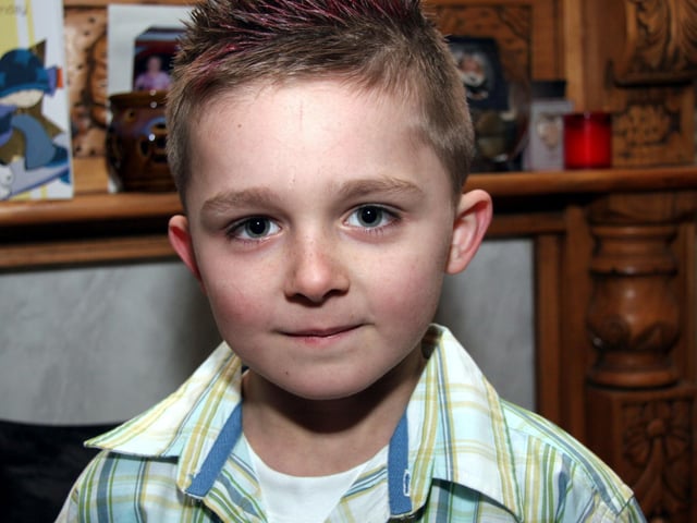 Sean Moore 8th birthday at home 0010JML : Parties and nights out in March 2006