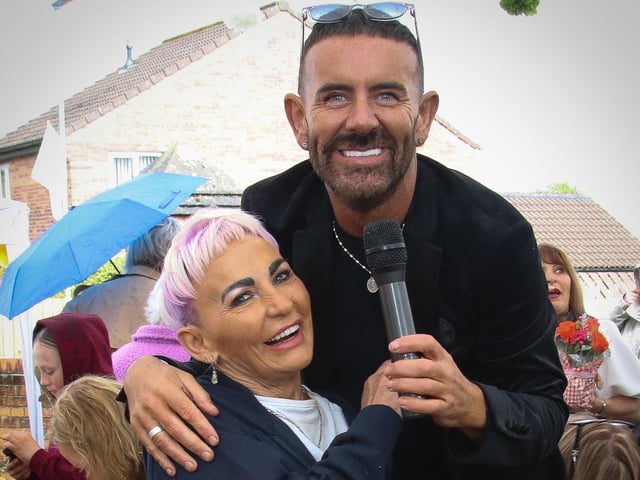 Local celebrity Mickey Doherty entertaining at “Rooted in Wellness” annual Big Lunch & Health Event at Farland Way (Photo - Deirdre Heaney, nwpresspics) : .