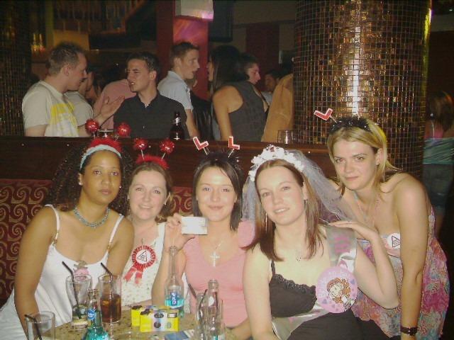 Exif-JPEG-422 : Locals having a good time at Derry's nightlife spots back in June 2005.