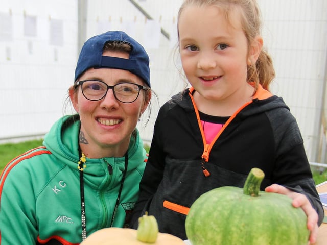 Christina pictured with Maja at The Eglinton Annual Show. (Photo - Deirdre Heaney, nwpresspics)
