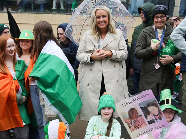 Spectators at St. Patrick’s Day Parade on Shipquay Street. (Photo - Deirdre Heaney, nwpresspics)
