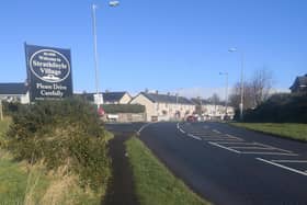 A Derry community worker has called for improvements to a footpath connecting Strathfoyle to Westlake and the local beauty spot Enagh Lough.