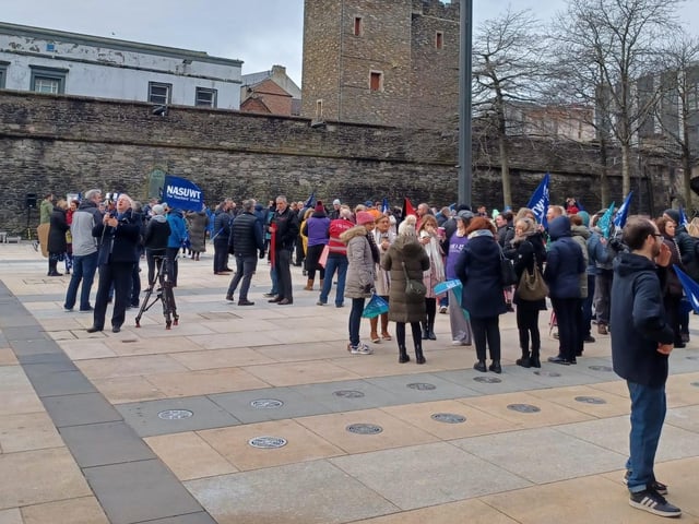 The Northern Ireland Committee of the Irish Congress of Trade Union (ICTU) hosted the rally across the north in support of striking workers in health and education.