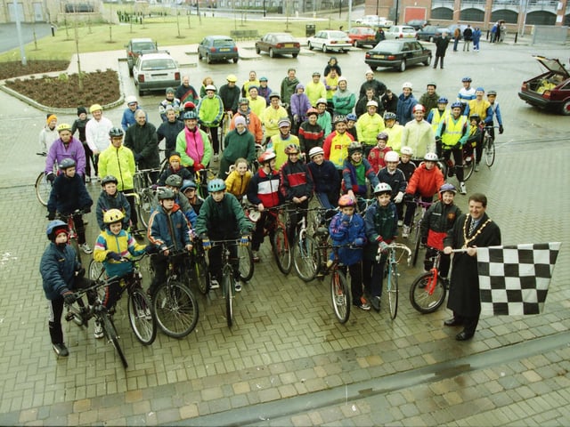 Participants in a sponsored cycle for the Foyle Hospice.