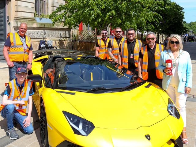 Mayor’s Supercar Saturday in aid of First Housing and Support Service.

The Mayor of Derry and Strabane, Councillor Sandra Duffy with Gary McCaul, event co-ordinator, with event organisers. John McCann, John McCauley, Noel Smyth, Niall Doherty and Stephen McCaul, SMC Children Services.


©Lorcan Doherty