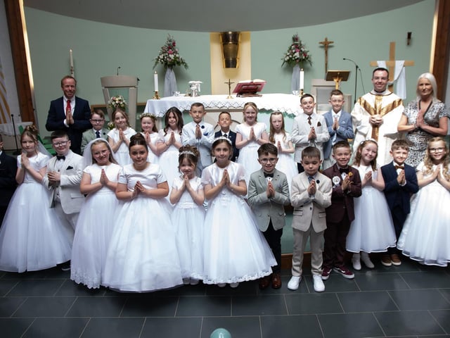 Pupils from Sacred Heart Primary School, Waterside, who received the Sacrament of First Holy Communion from Fr. Patrick Lagan at Sacred Heart Church on Friday last. (Photo: Kerrie Quinn)